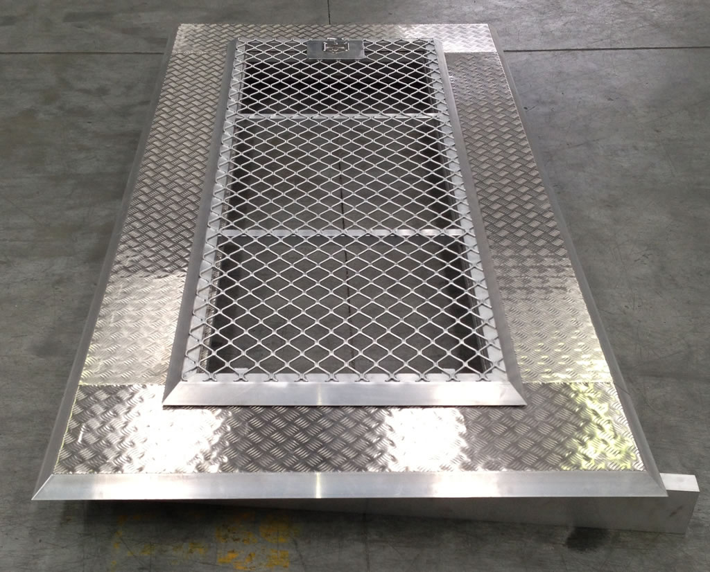 Mesh lid with decking - 4 sided Mesh lid with decking - 4 sided